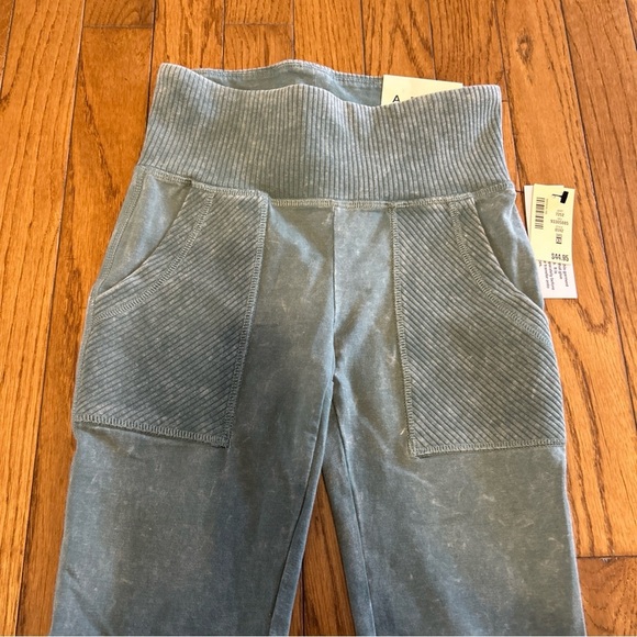 NWT Aeropostale Athletic Running Leggings Ultra High Rise Womens Size XS Green - Picture 2 of 5